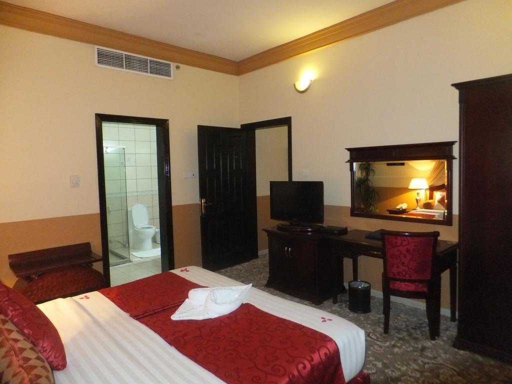 City Hotel Ras al-Khaimah Bagian luar foto