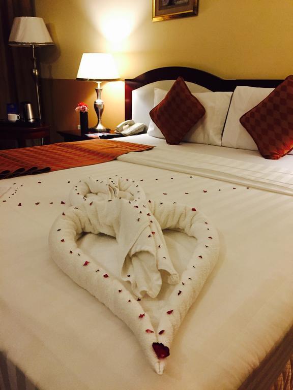 City Hotel Ras al-Khaimah Bagian luar foto