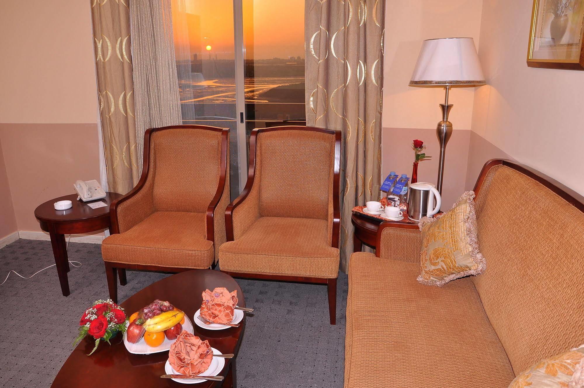 City Hotel Ras al-Khaimah Bagian luar foto