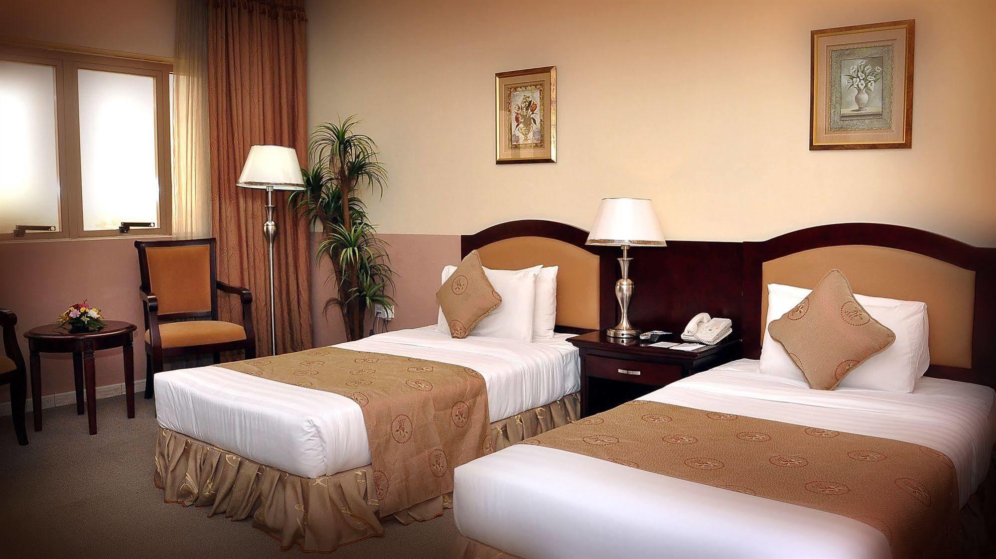 City Hotel Ras al-Khaimah Bagian luar foto