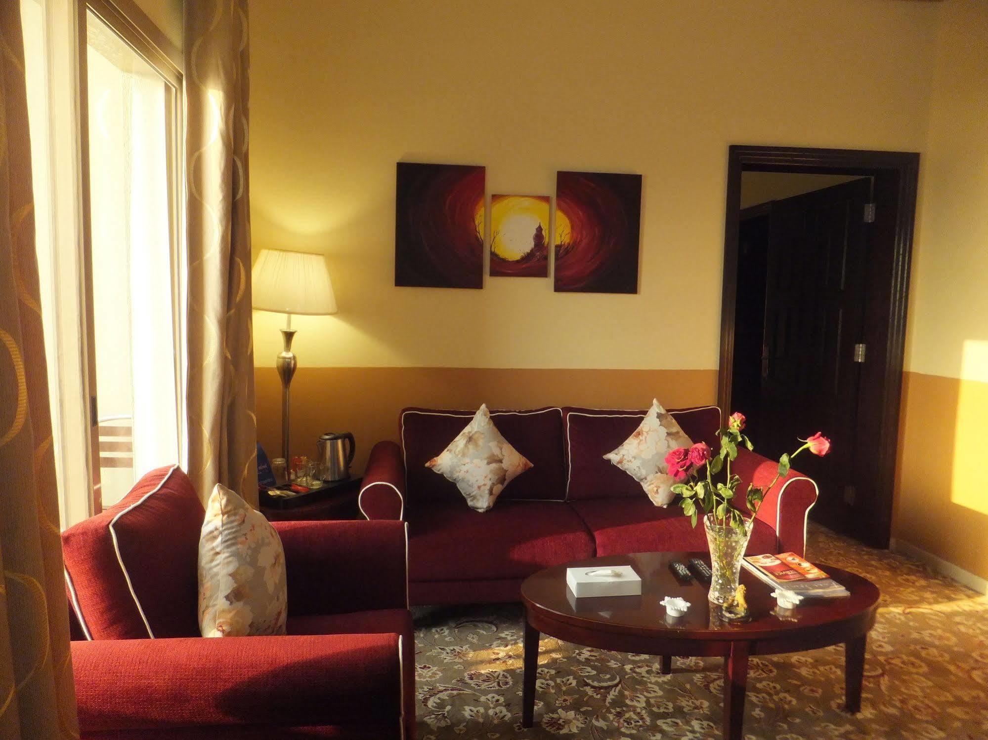 City Hotel Ras al-Khaimah Bagian luar foto