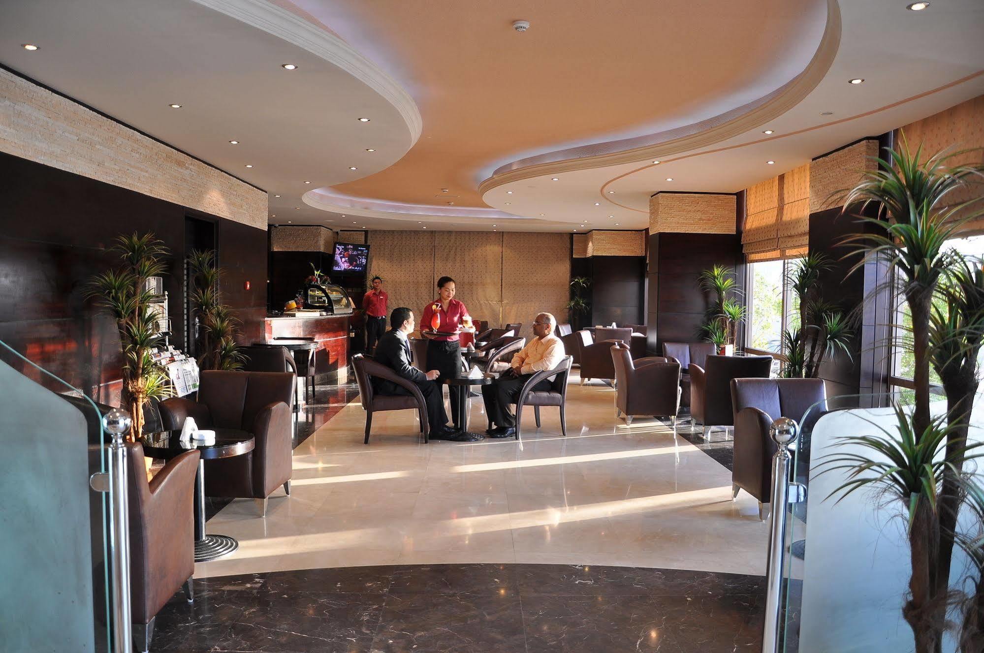 City Hotel Ras al-Khaimah Bagian luar foto