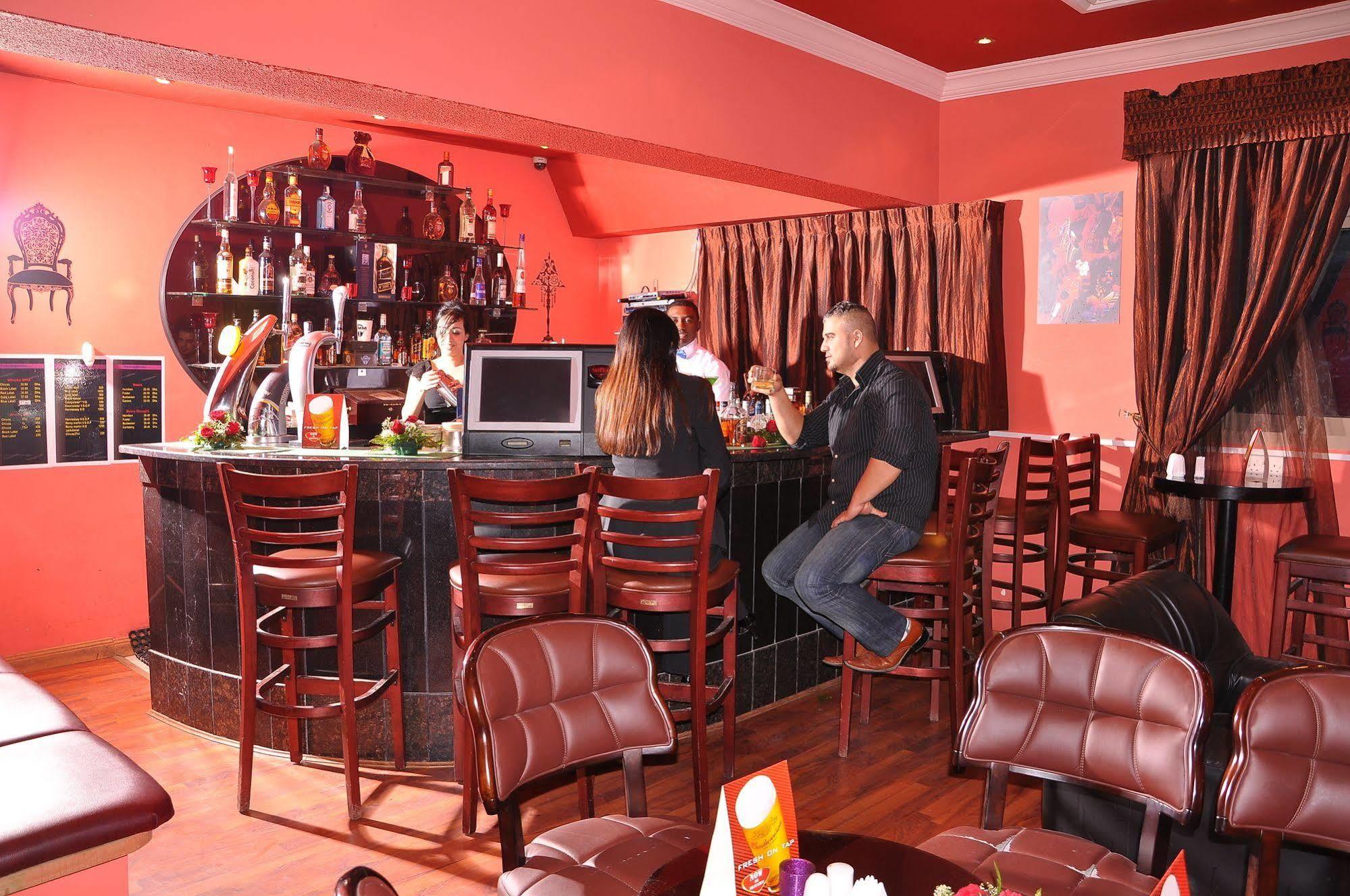 City Hotel Ras al-Khaimah Bagian luar foto