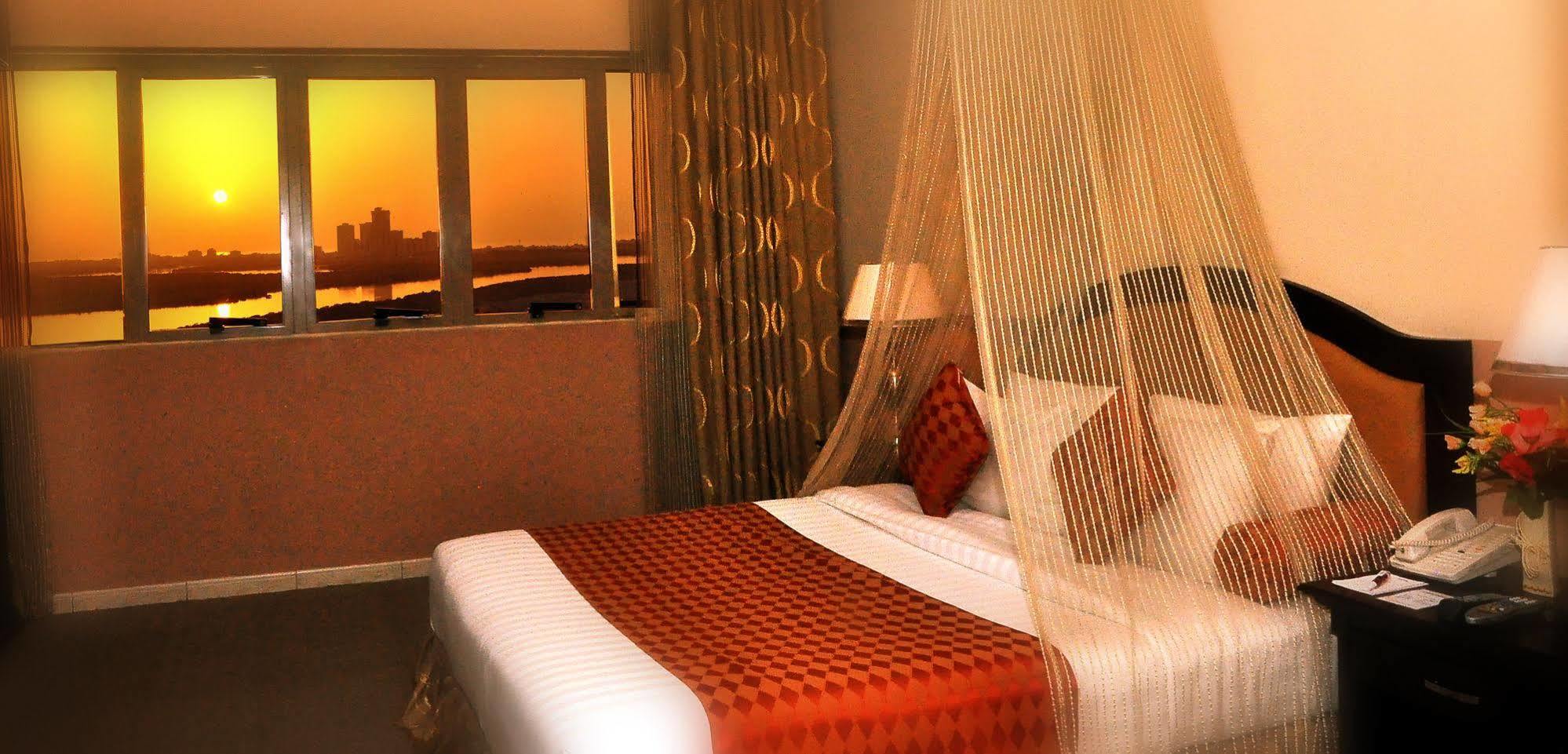 City Hotel Ras al-Khaimah Bagian luar foto