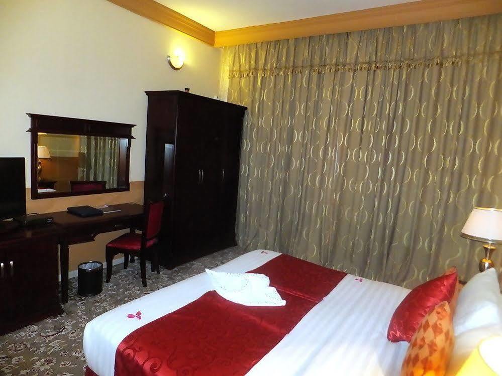 City Hotel Ras al-Khaimah Bagian luar foto